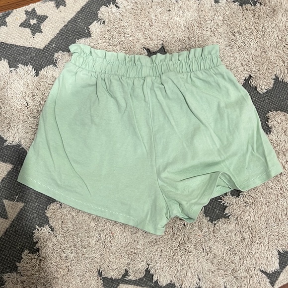 Zara shorts - Picture 2 of 4